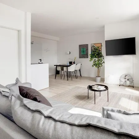 Aparthotel Limehome Sudwall 3*
